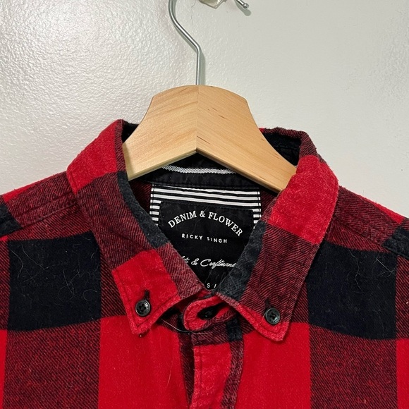 Denim & Flower by Ricky Singh Red & Black Buffalo Plaid Flannel Shirt - Men’s M - Picture 9 of 14